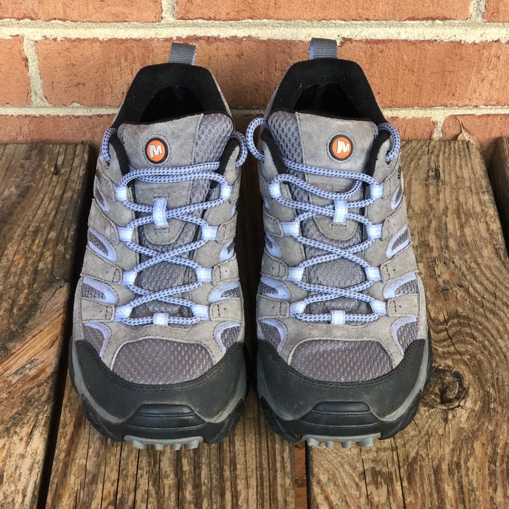 Merrell Moab 2 Women’s Hiking Shoe Waterproof. In great condition.